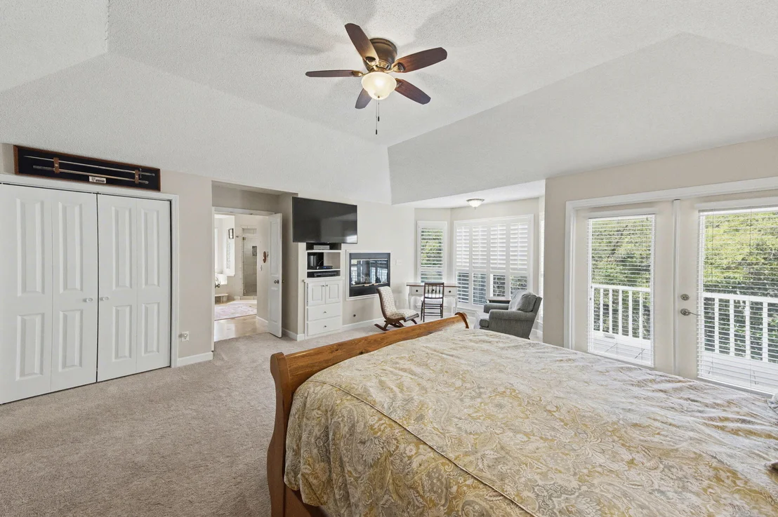 Photo of 2760 Edgewater Drive