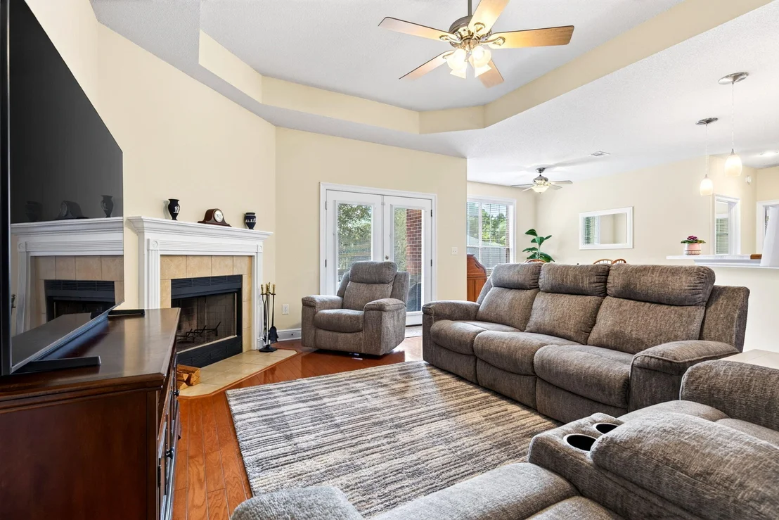 Photo of 601 W Lynn Brook