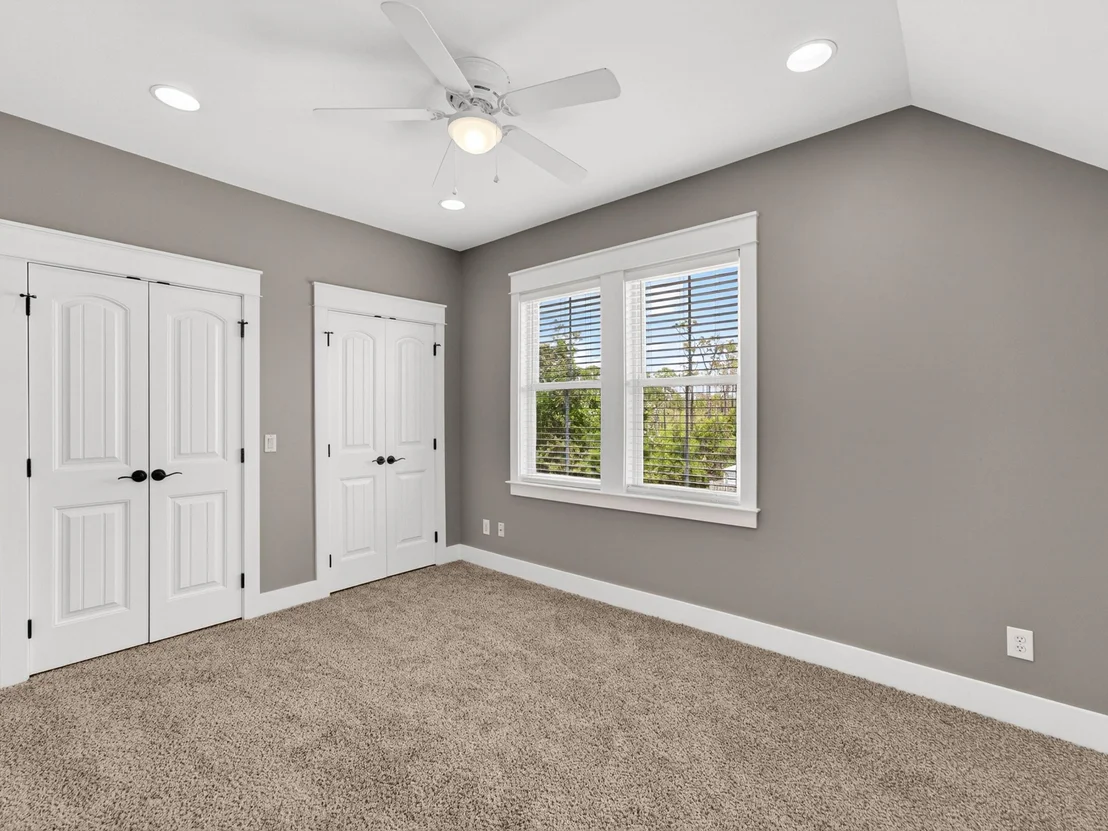 Photo of 328 Madison Circle