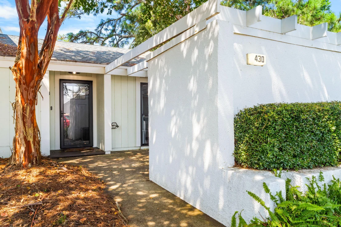 Photo of 430 Linkside Circle