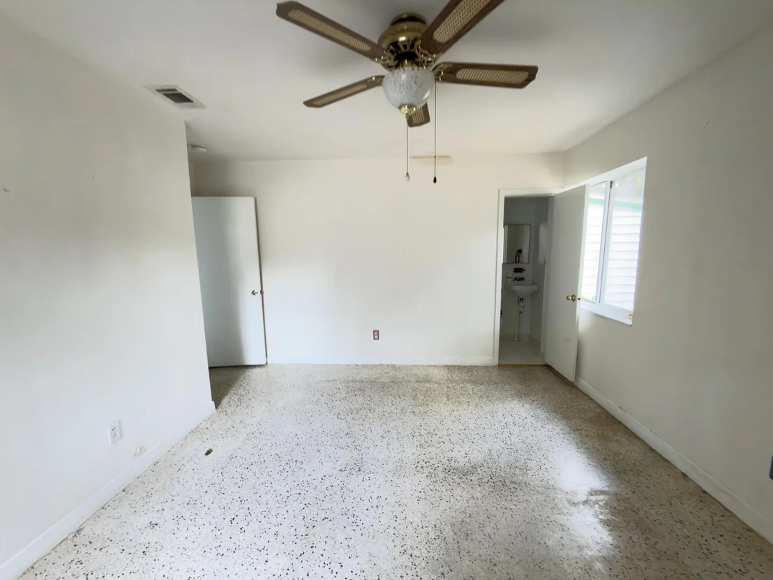 Photo of 910 Springbrook Avenue