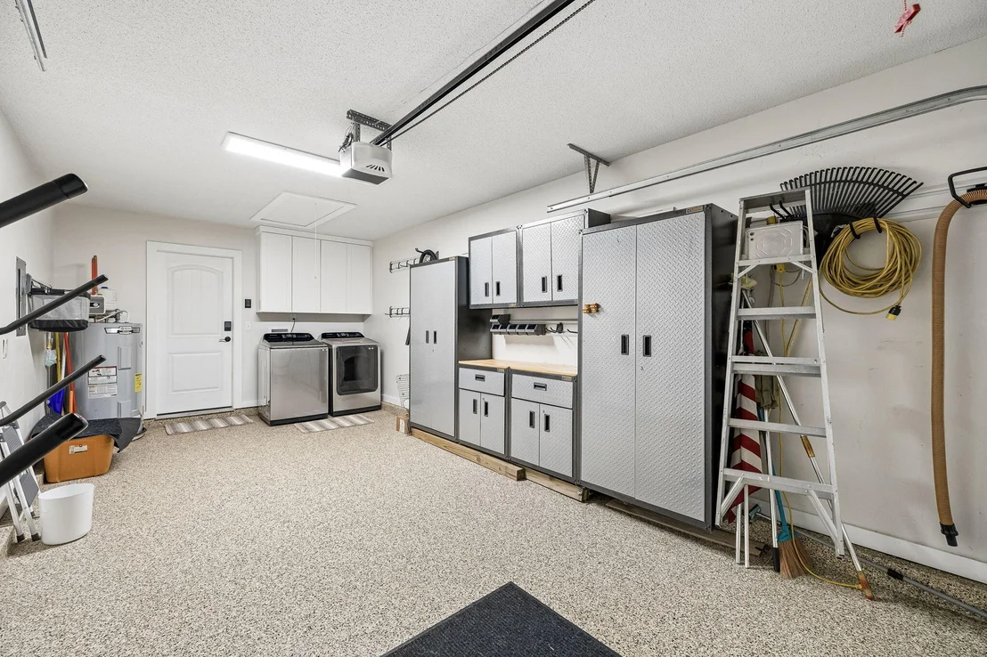 Photo of 331 Oleander Avenue