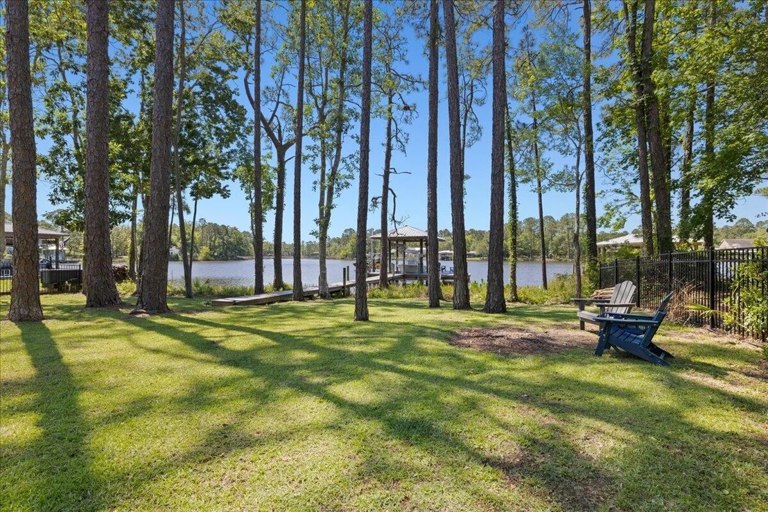 Photo of 103 W Bayou Forest Drive