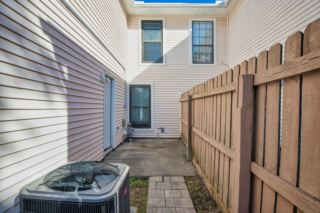 Photo of 106 4th Avenue