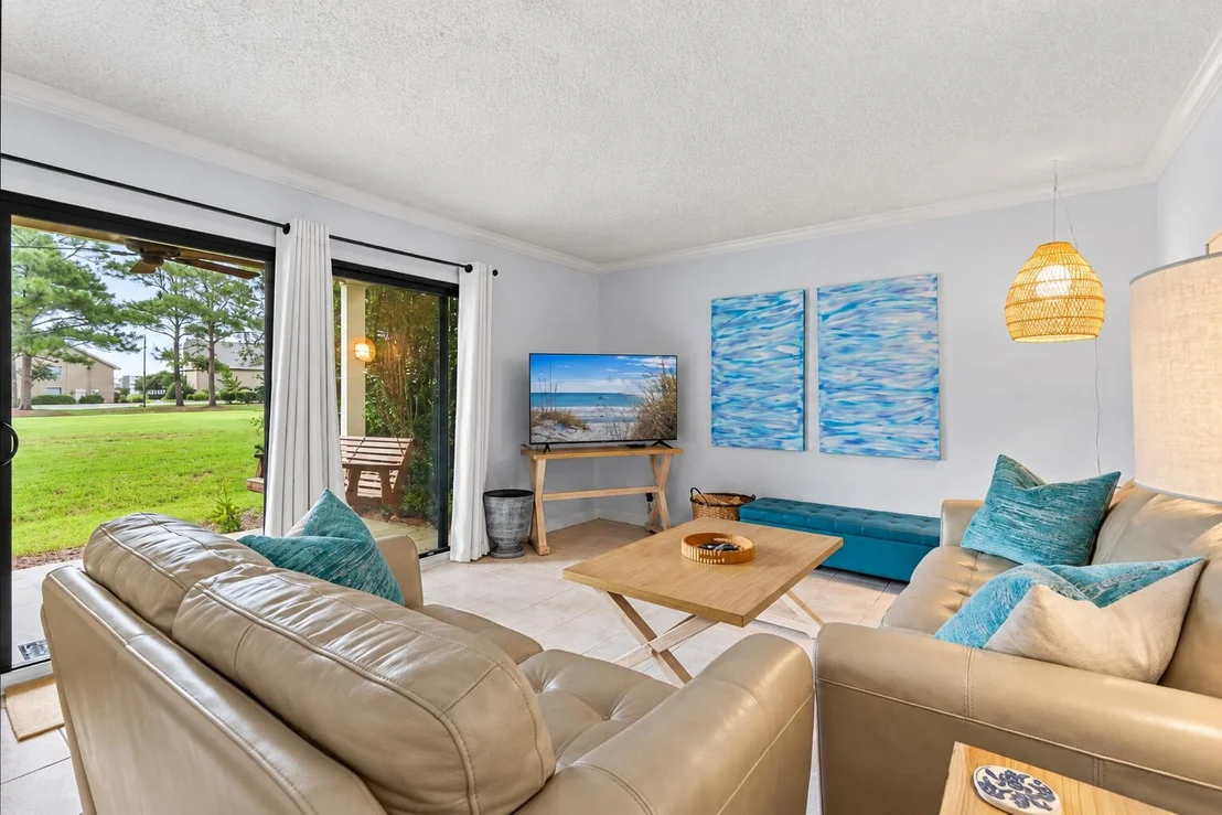 Photo of Unit UNIT33A at 373 Sunset Bay
