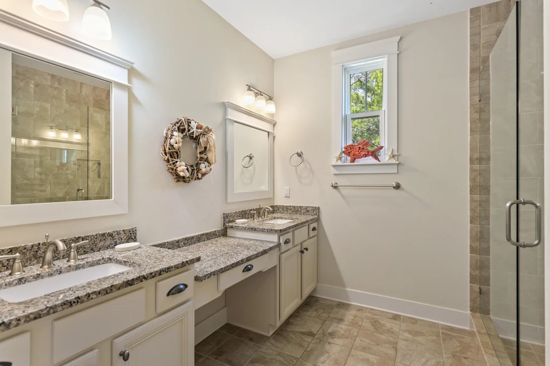 Photo of 470 Gulfview Circle