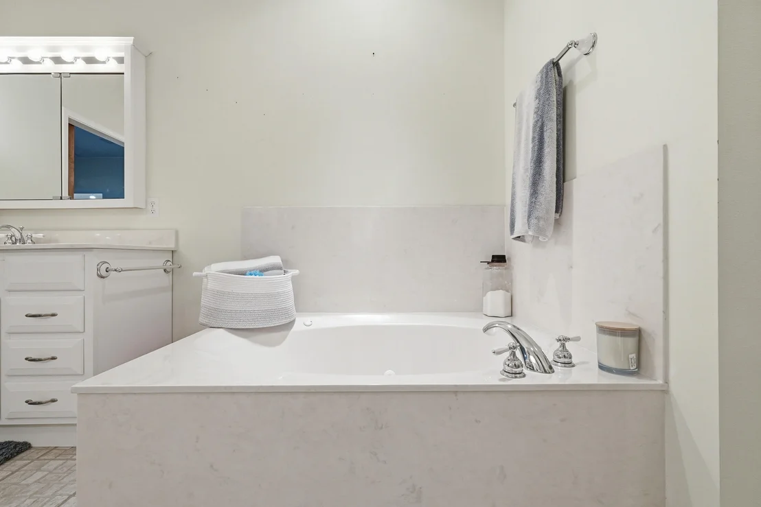Photo of 4063 Lakeview Drive