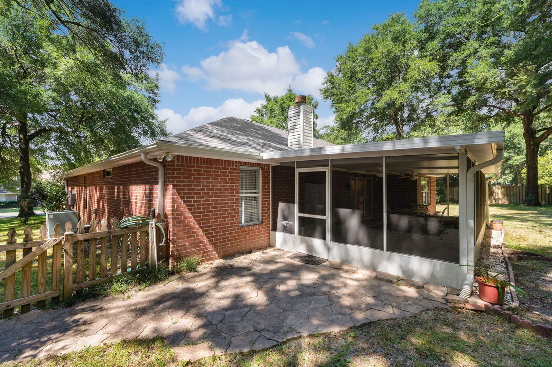 Photo of 5843 Saratoga Drive