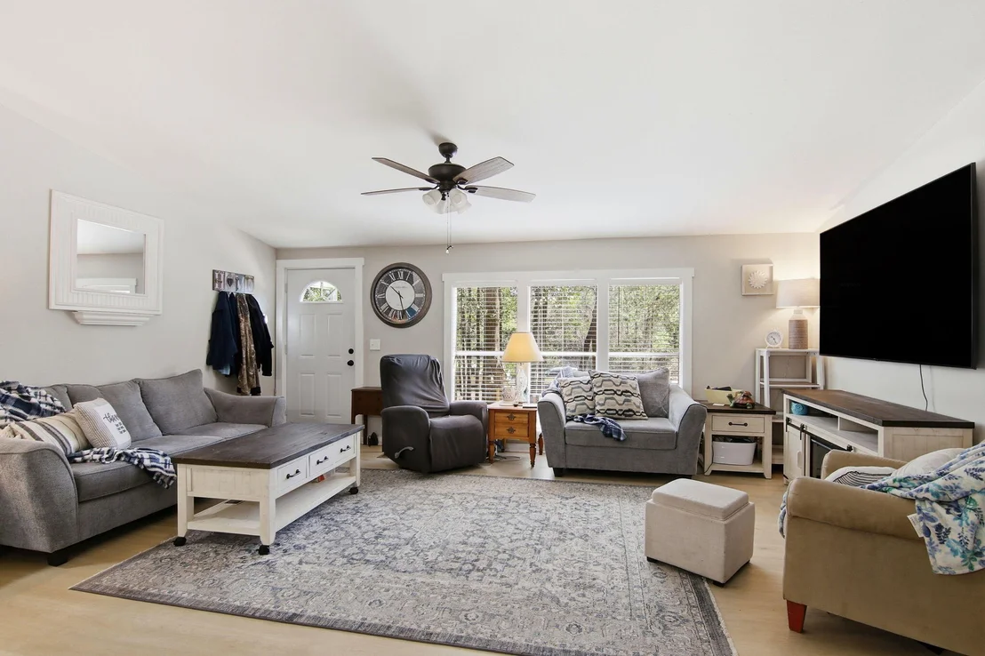 Photo of 6108 Old River Road