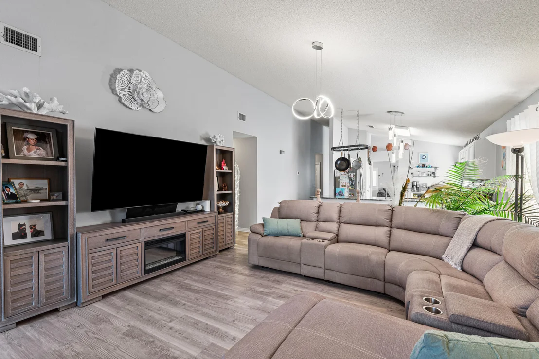 Photo of 9749 Leeward Way