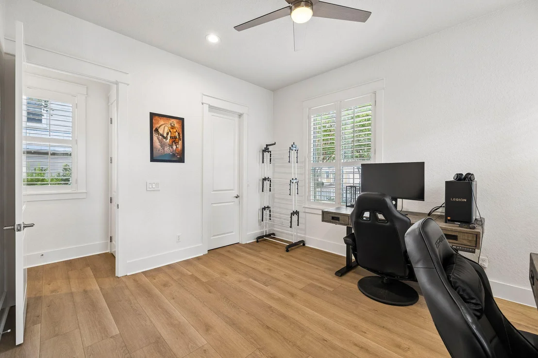 Photo of 2122 Olde Towne Avenue