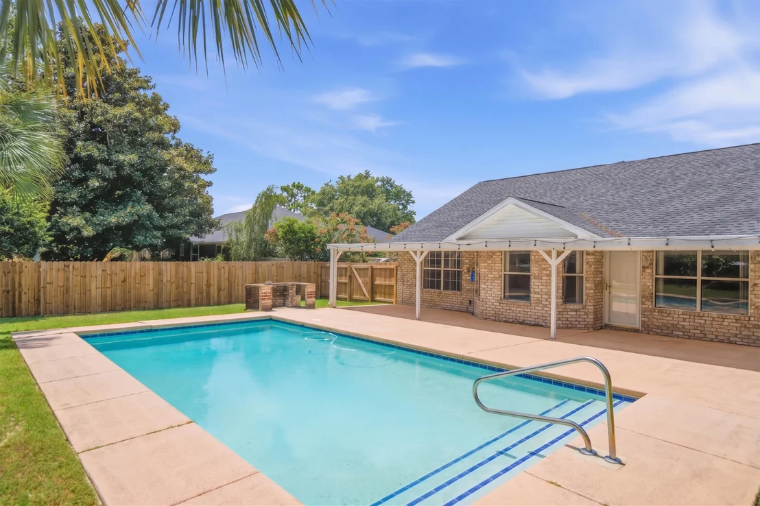 Photo of 2016 Candlewood Drive
