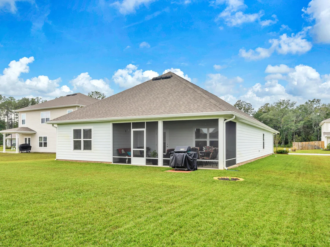 Photo of 131 W Oak Trees Lane