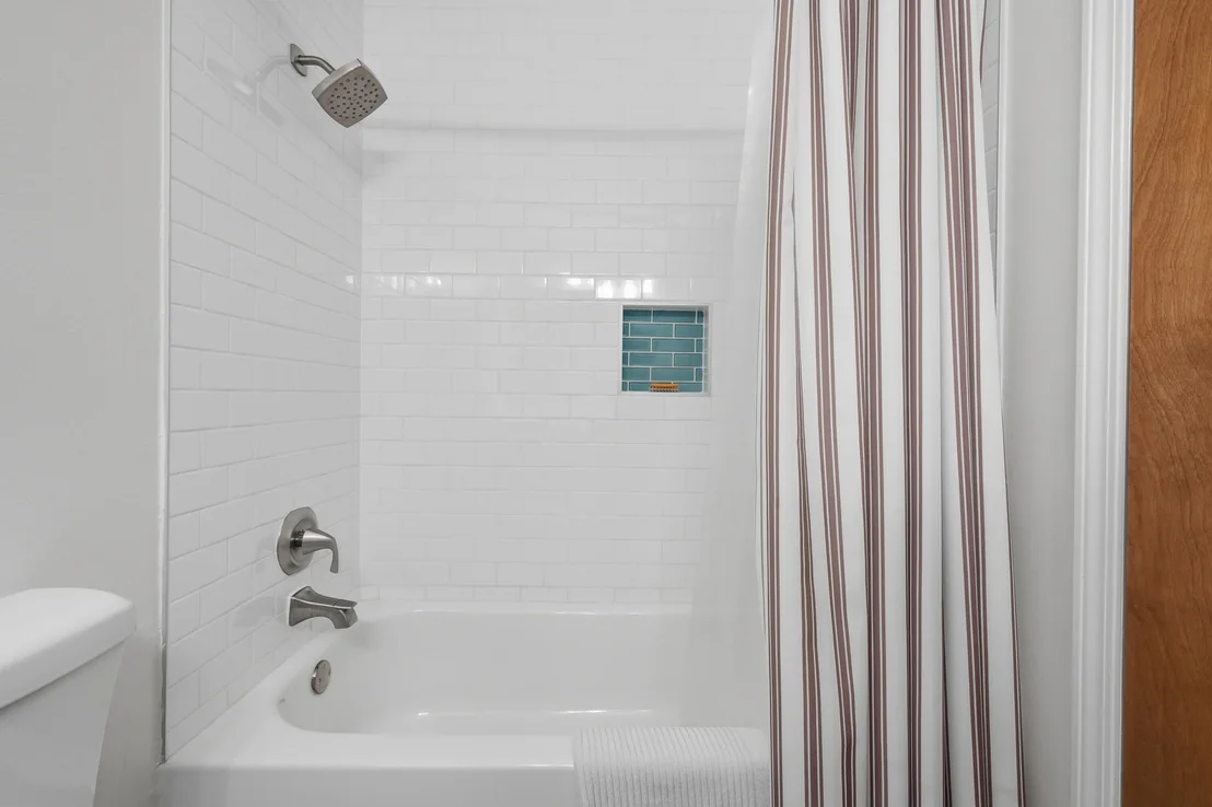 Photo of 5845 White Oak Drive