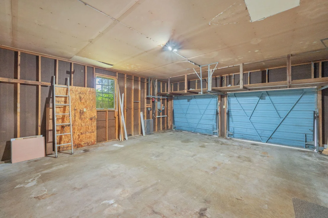 Photo of 17 8th Avenue
