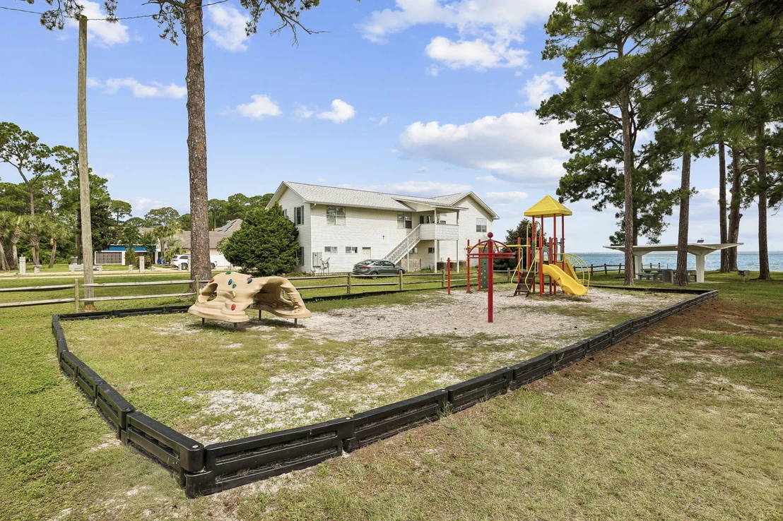 Photo of 1025 Forest Shore Drive