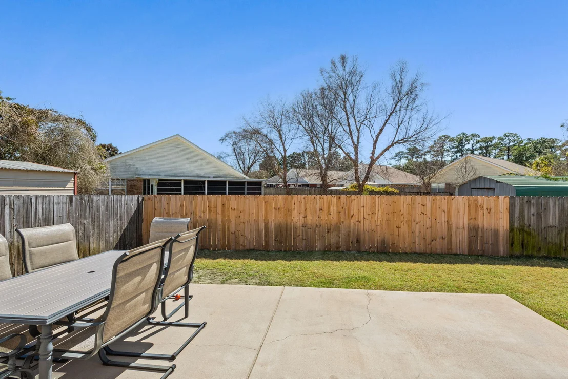 Photo of 560 Rough Leaf Lane