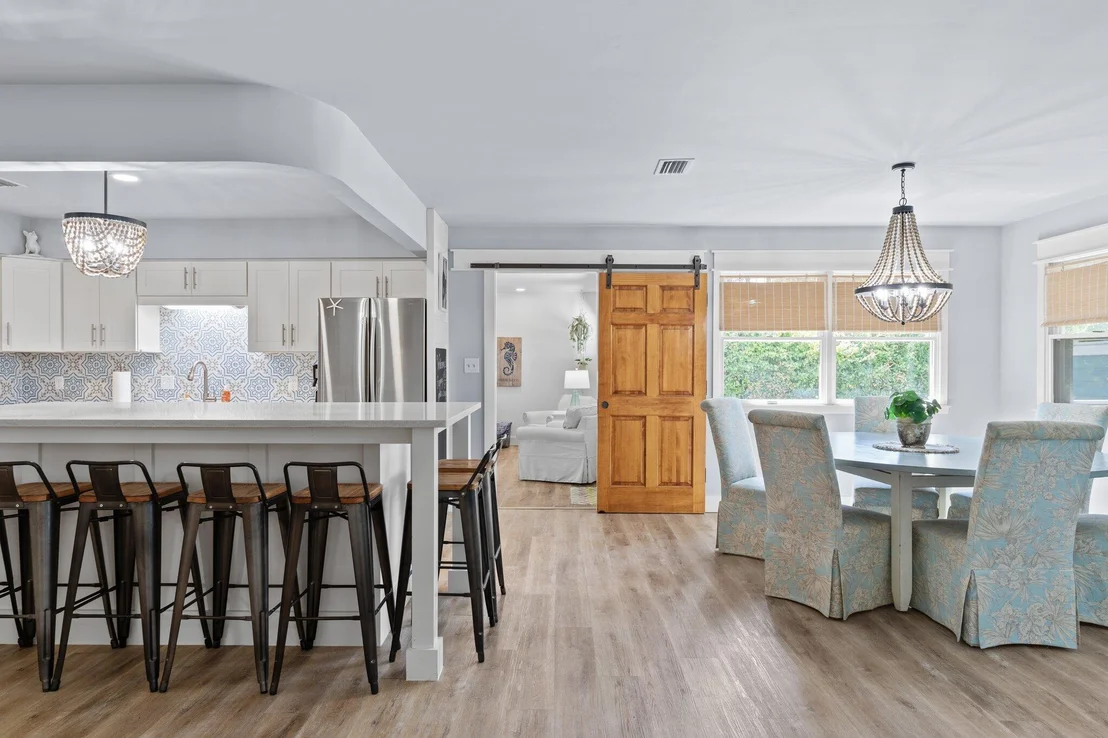 Photo of 850 Forest Shore Drive