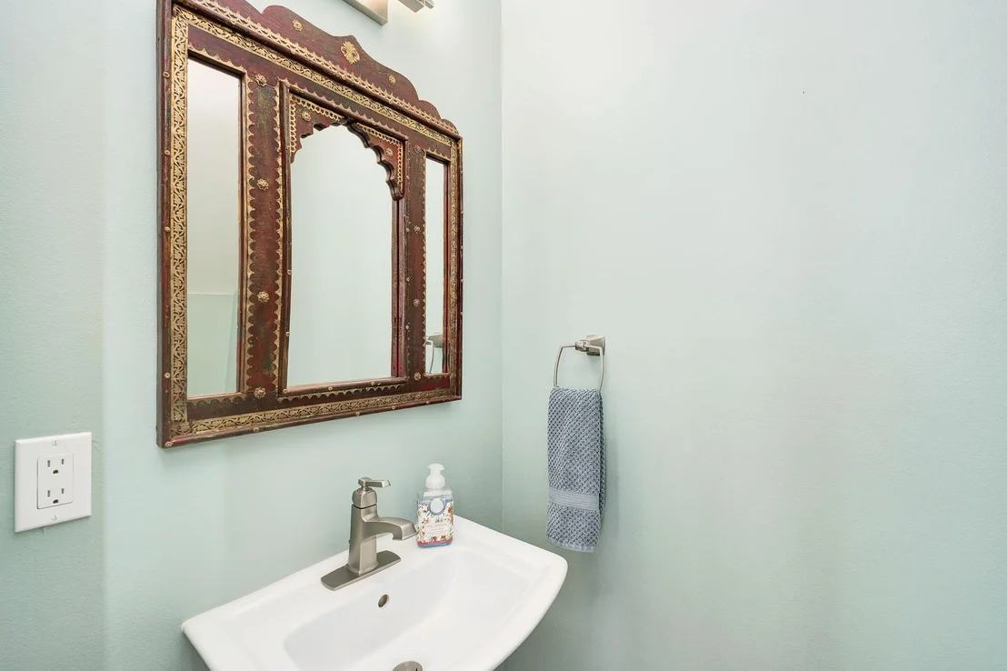 Photo of 47 Saint Simon Circle