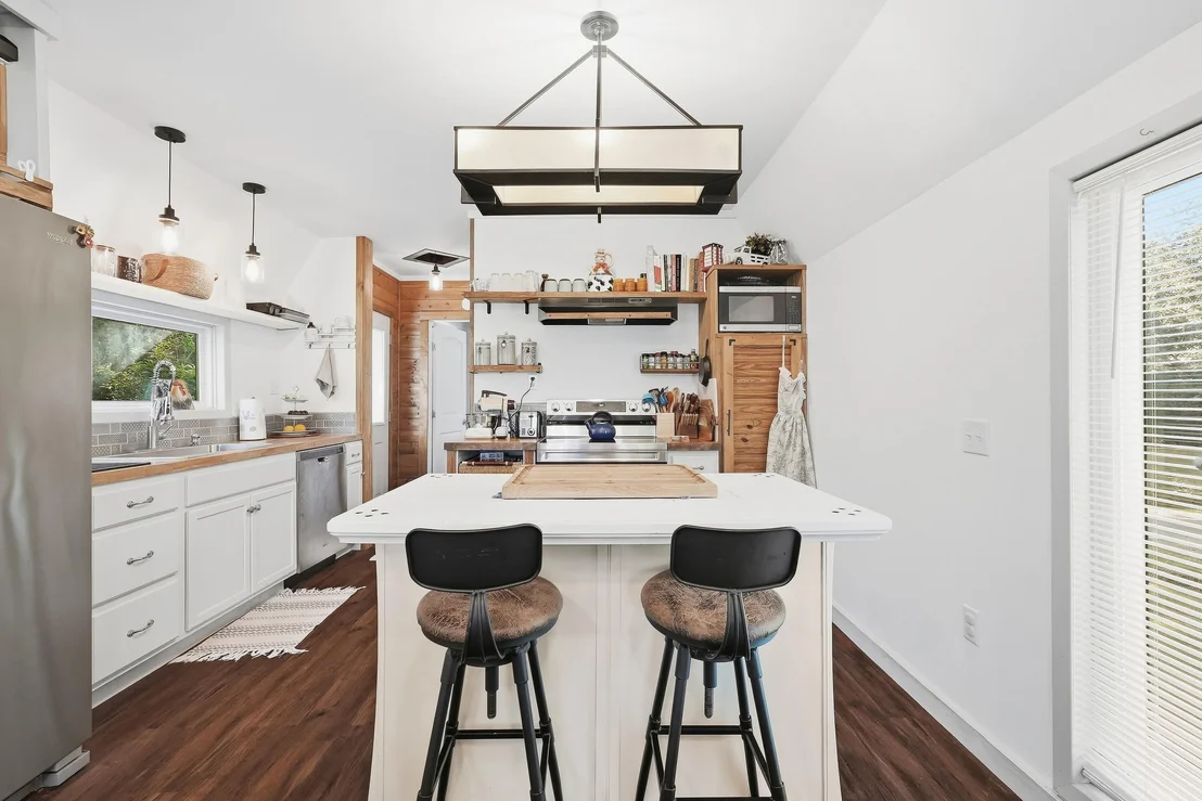 Photo of 348 Eucalyptus Avenue