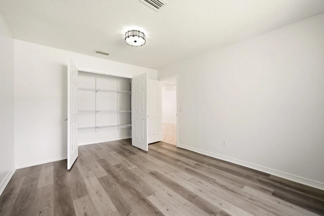 Photo of 2016 Candlewood Drive