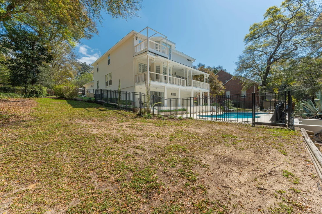 Photo of 2760 Edgewater Drive