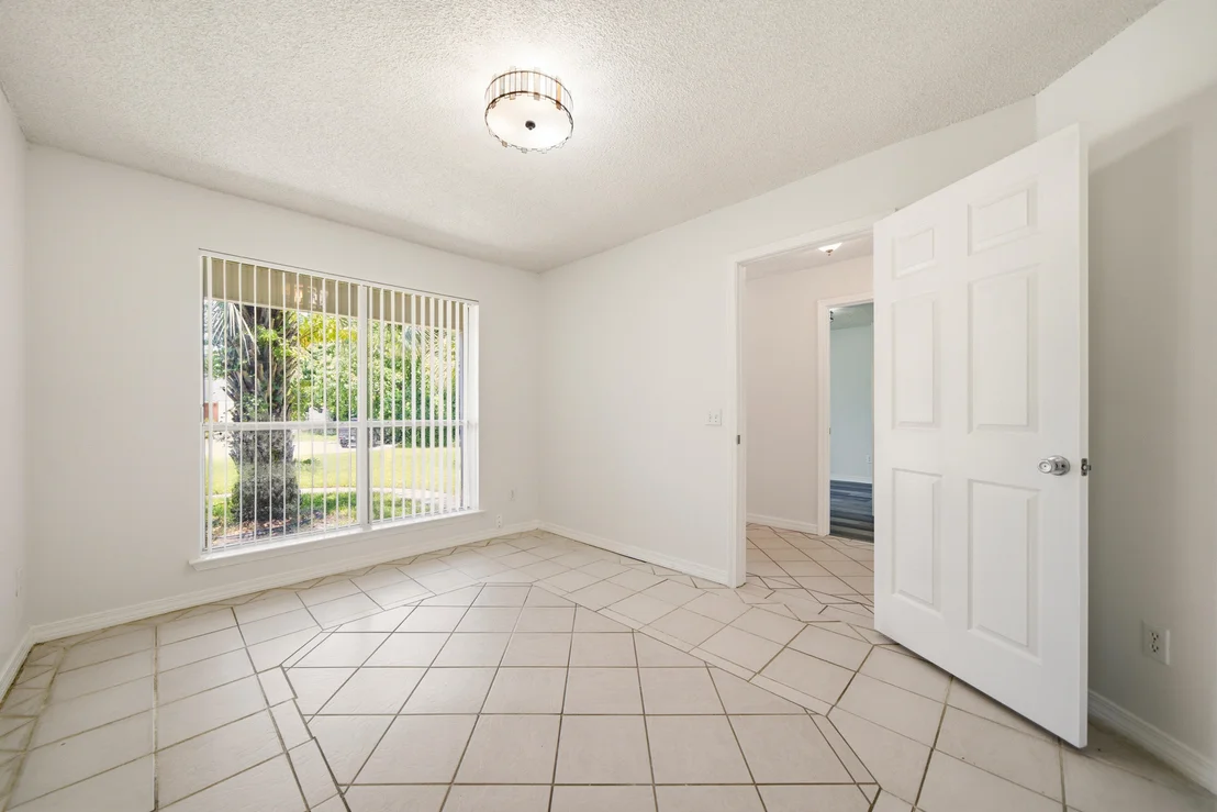 Photo of 2016 Candlewood Drive