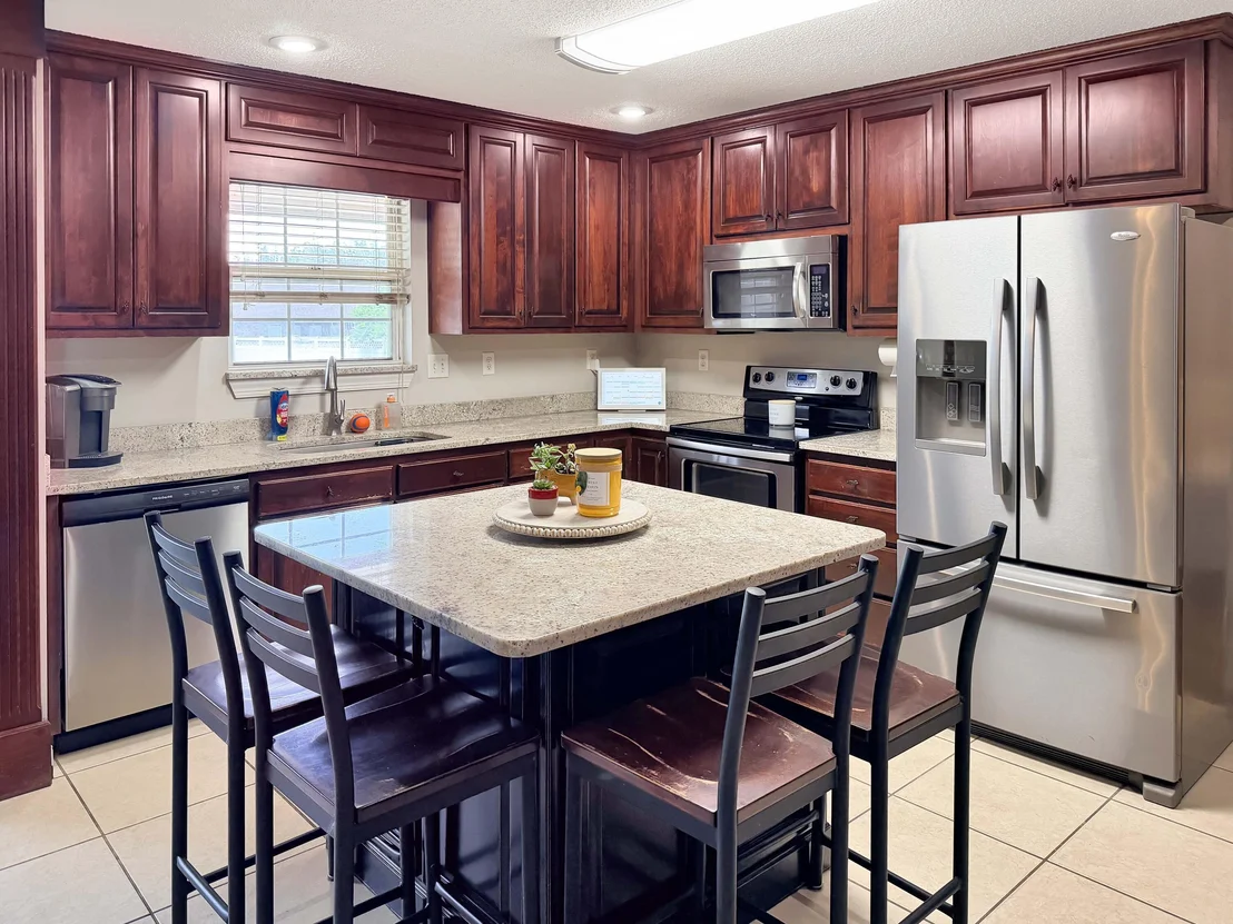 Photo of 3003 Colonial Circle