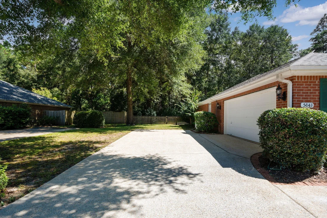 Photo of 5843 Saratoga Drive