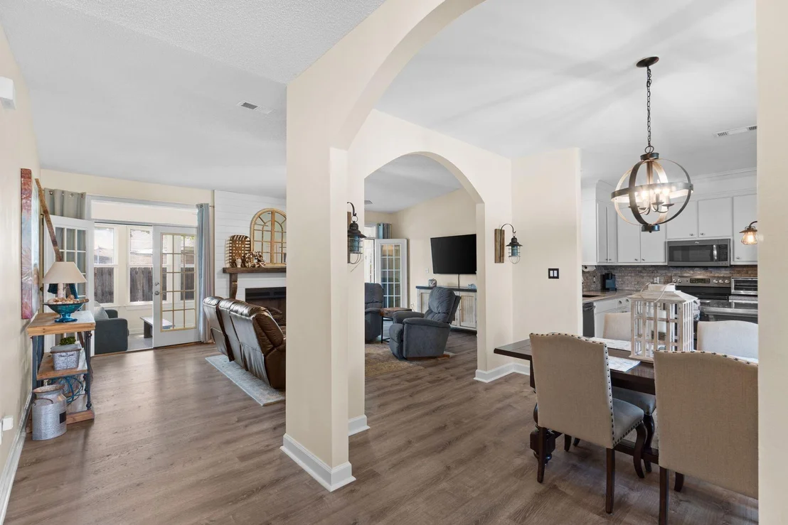 Photo of 180 Bonaire Boulevard