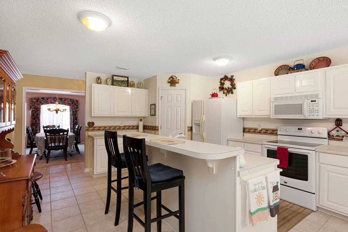 Photo of 5843 Saratoga Drive