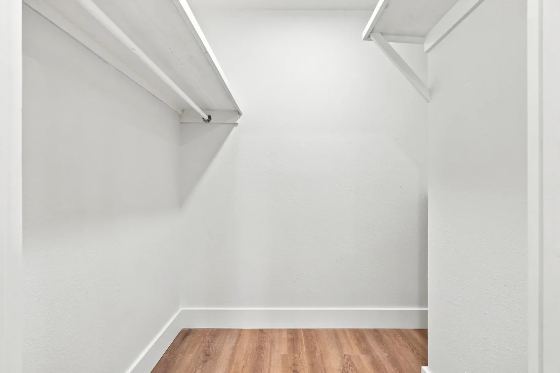 Photo of 1215 S Cedar Avenue