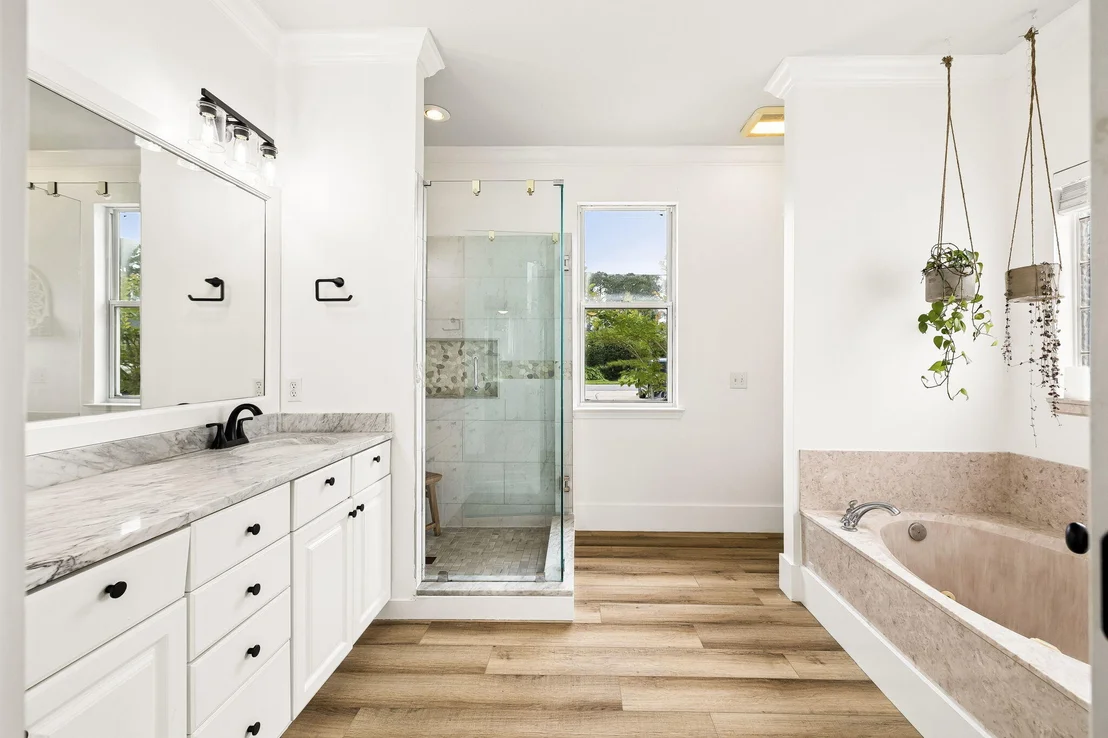 Photo of 1025 Forest Shore Drive