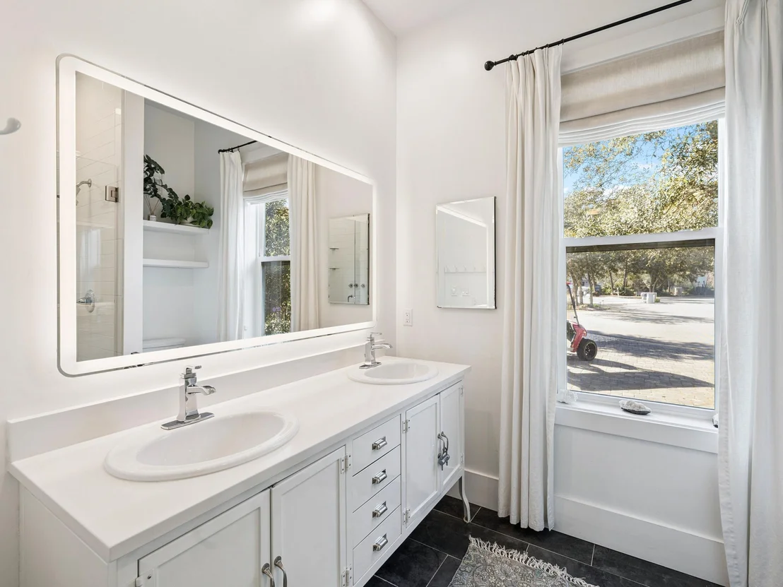 Photo of 43 Suzanne Drive