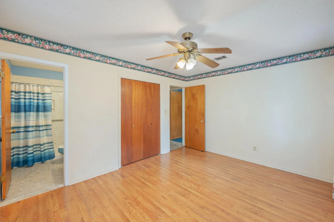 Photo of 17 8th Avenue