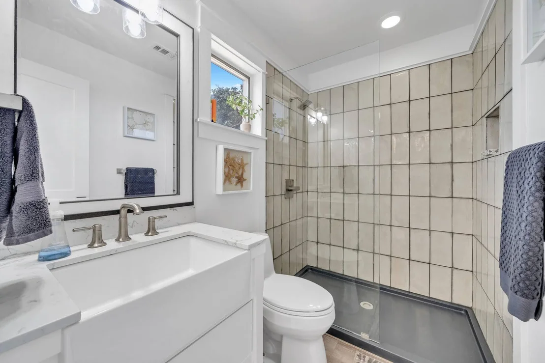 Photo of 458 Parish Boulevard