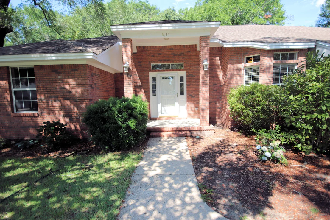 Photo of 1631 Parkside Circle