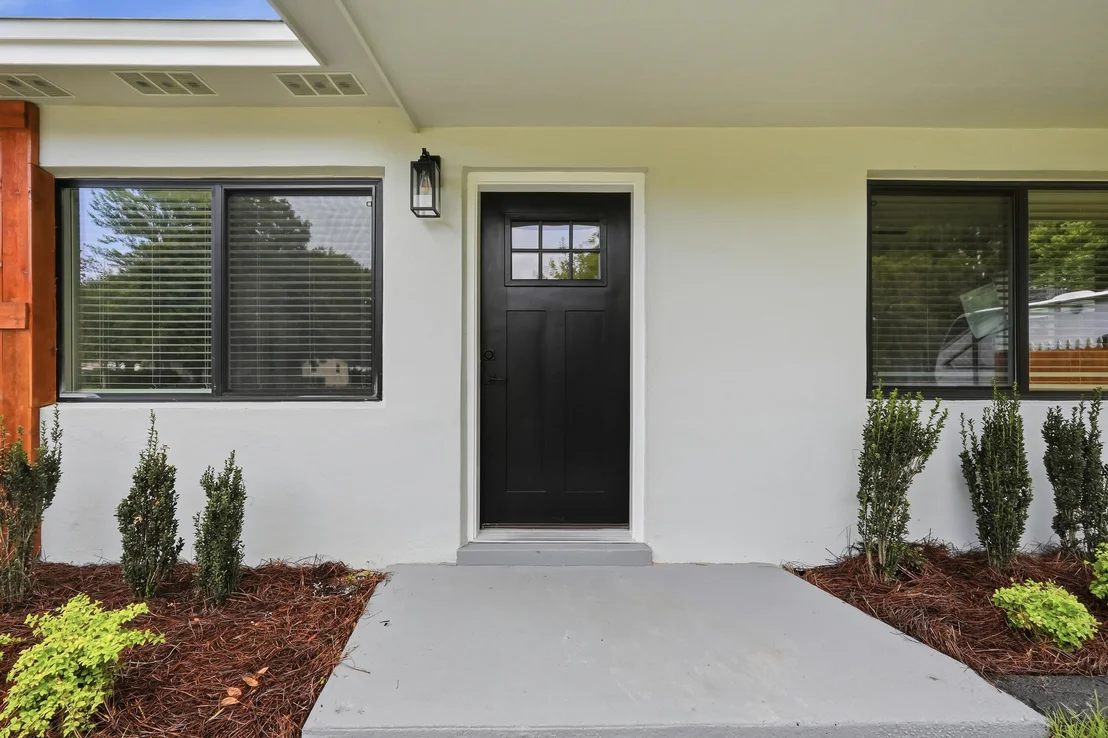 Photo of 640 Cornwall Terrace