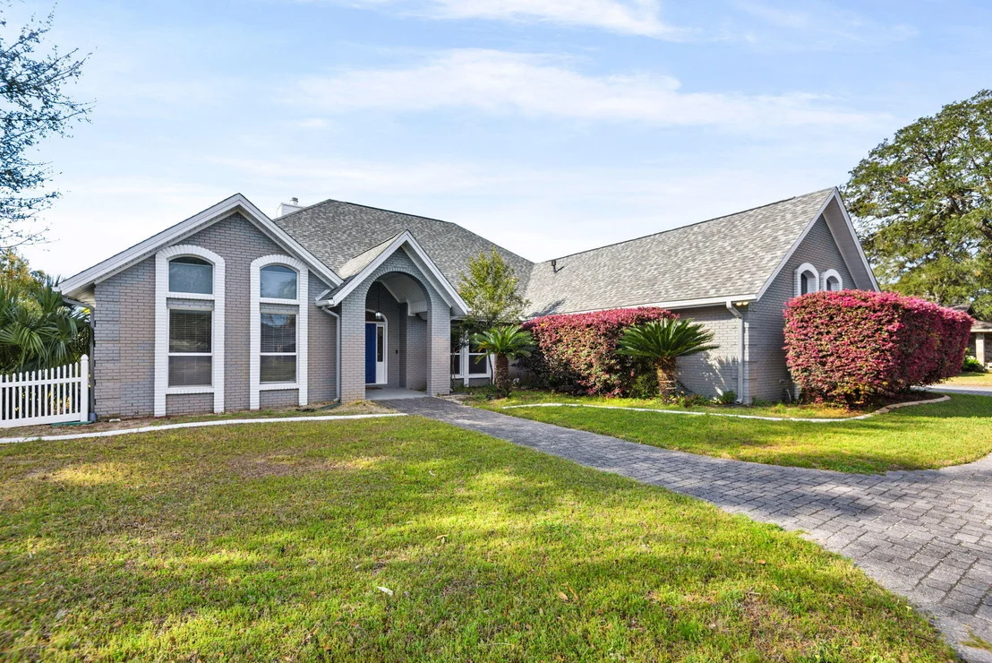 Photo of 83 Lake Lorraine Circle