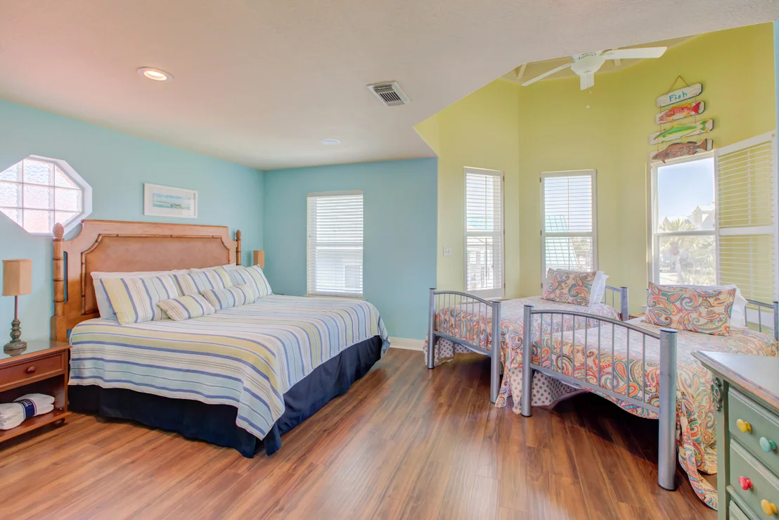 Photo of 4498 Ocean View Drive