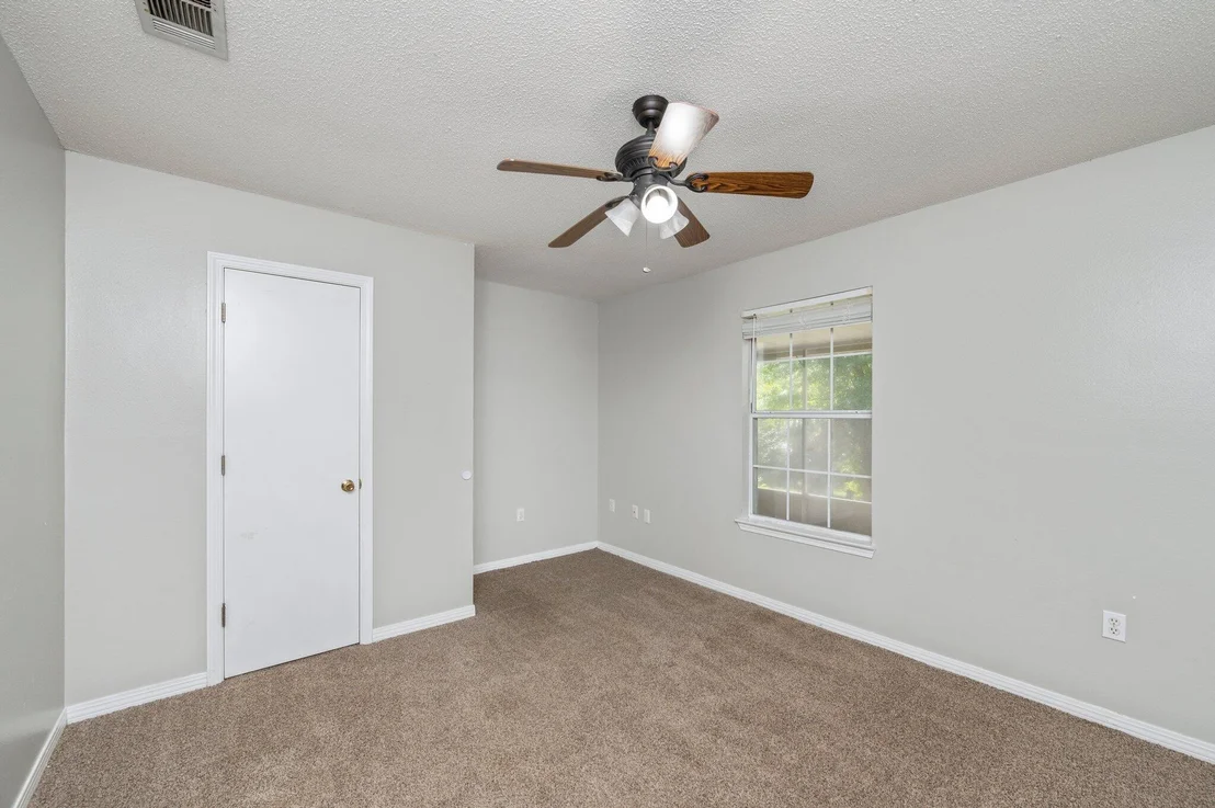Photo of 10 Flora Cove