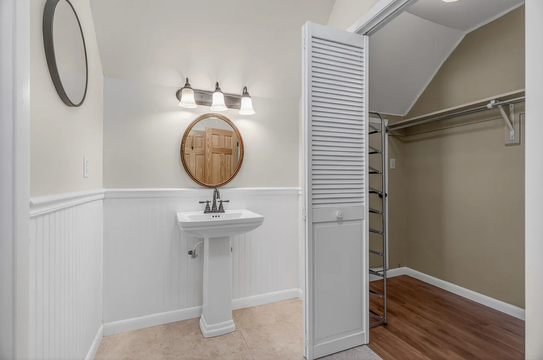 Photo of 186 Bayshore Drive