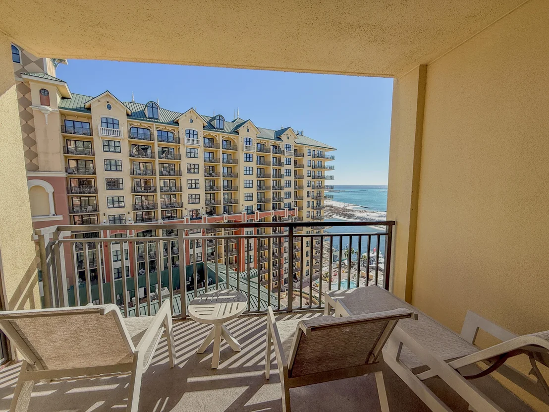 Photo of Unit W1021 at 10 Harbor Boulevard