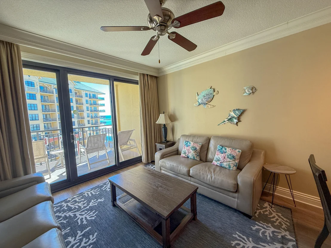 Photo of Unit W1021 at 10 Harbor Boulevard