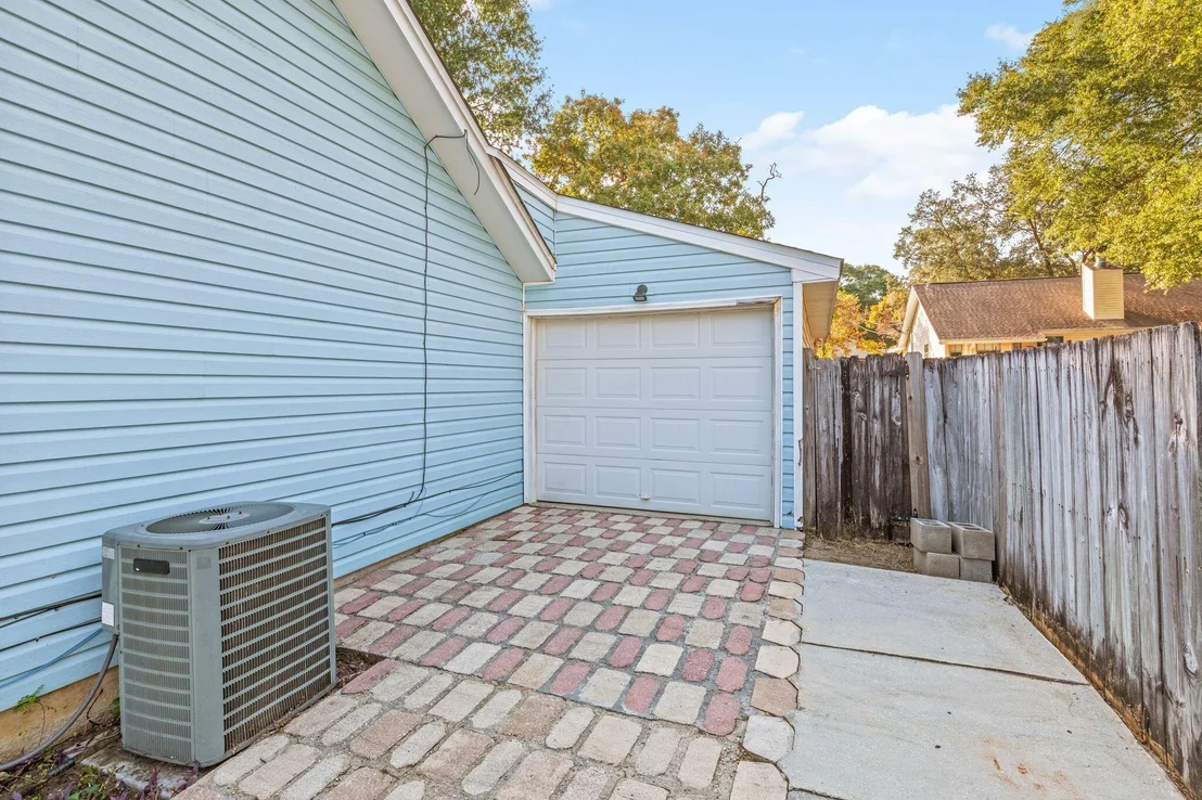Photo of 144 Oak Terrace Drive