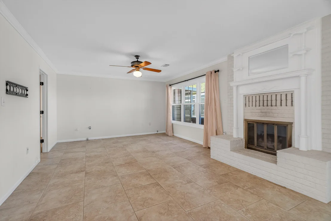 Photo of 186 Bayshore Drive