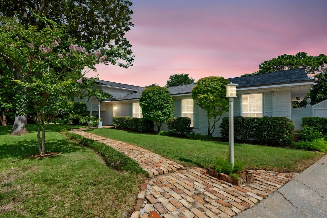 Photo of 5 Maple Avenue