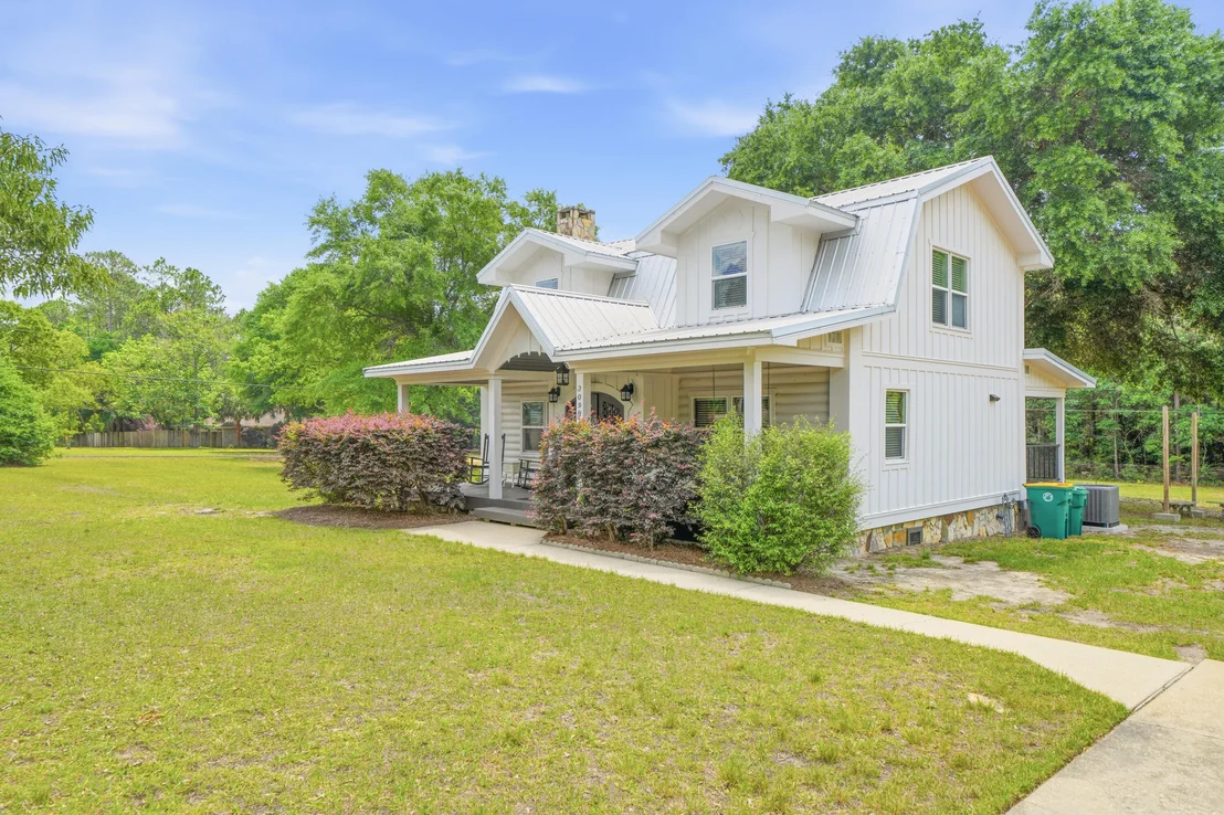 Photo of 3098 Log Cabin Lane
