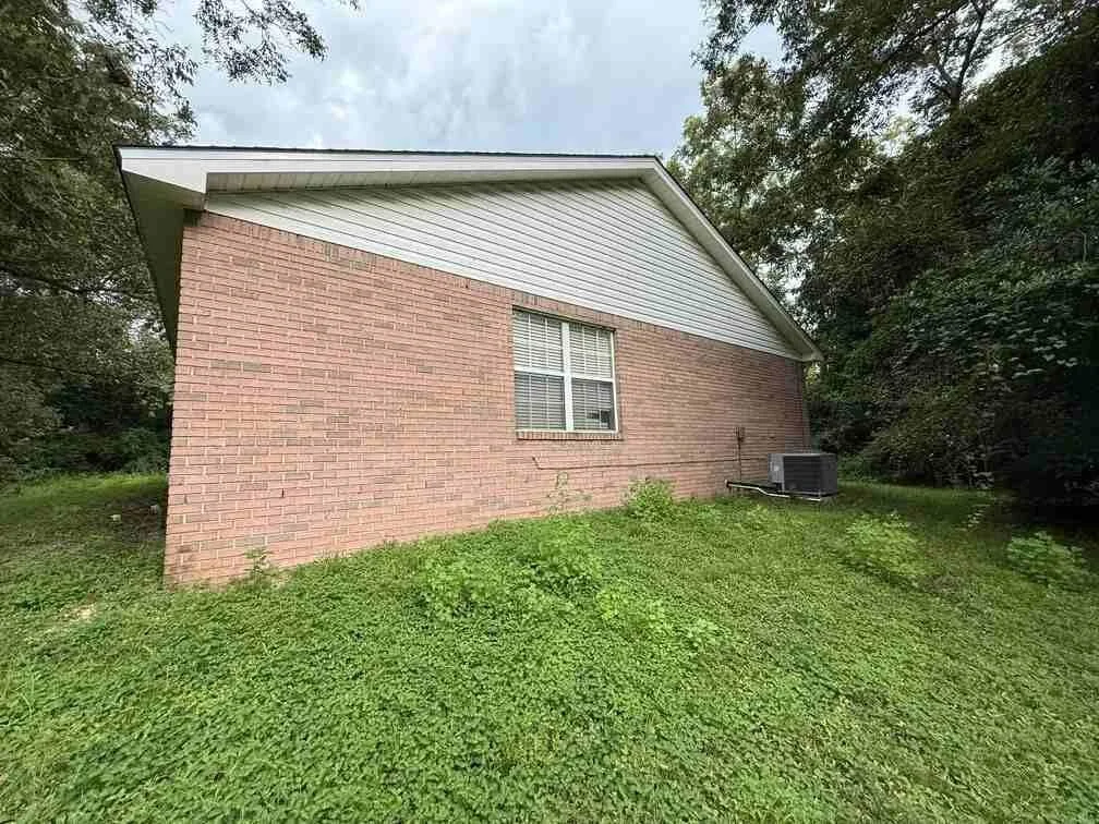 Photo of 6100 Barnes Road