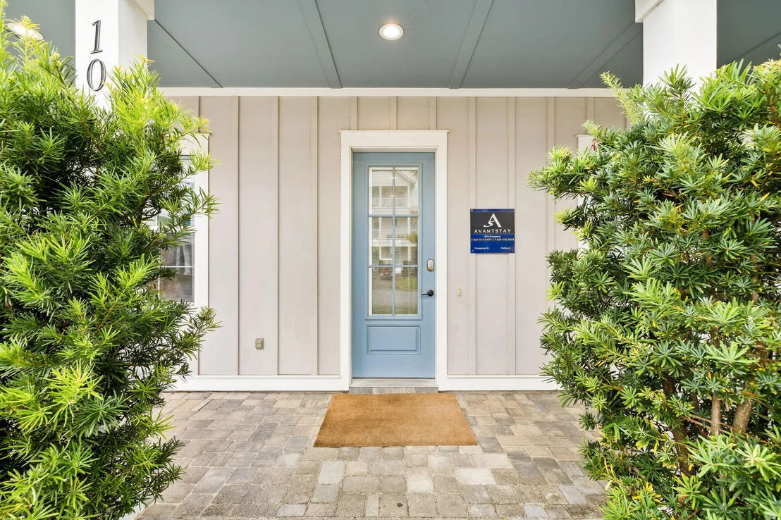 Photo of 10 Lake Street